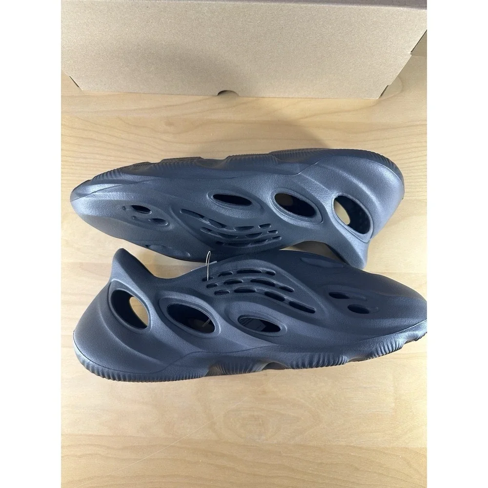 Size 11 - Adidas Men Yeezy Foam RNR Runner M Carbon IG5349